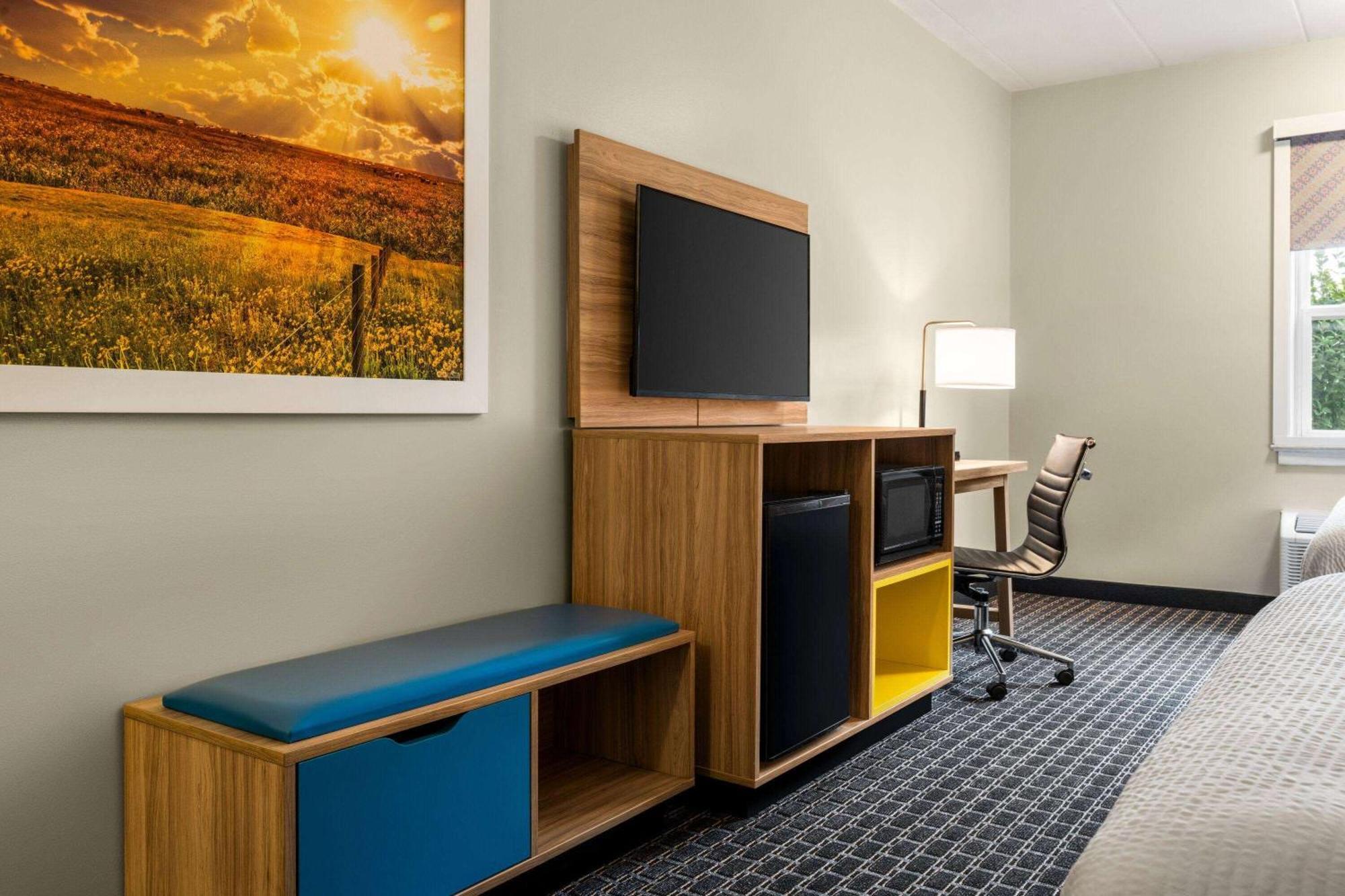 Hotel Days & By Wyndham Lancaster Amish Country 3*