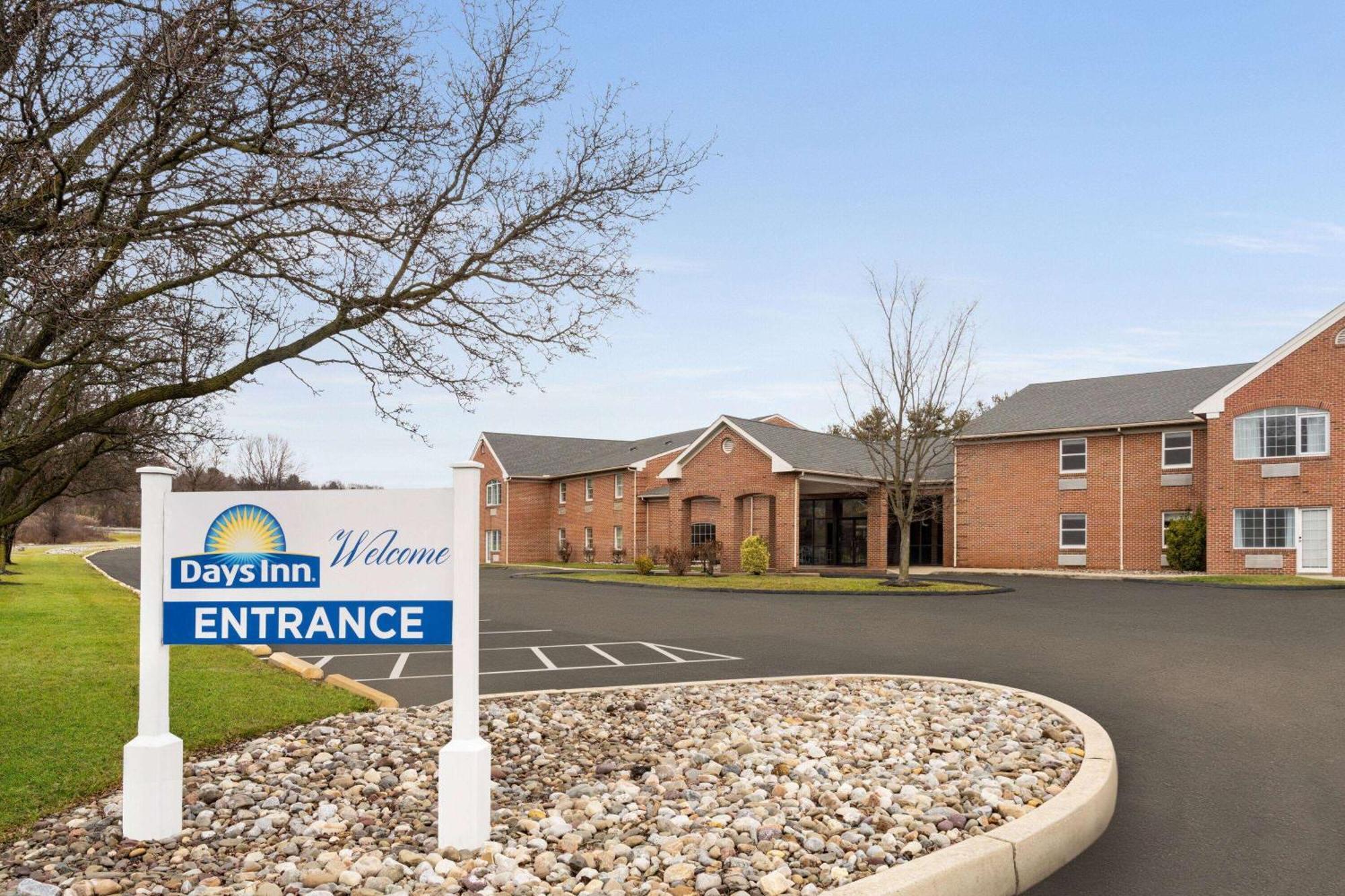 Days & By Wyndham Lancaster Amish Country Hotel 3*
