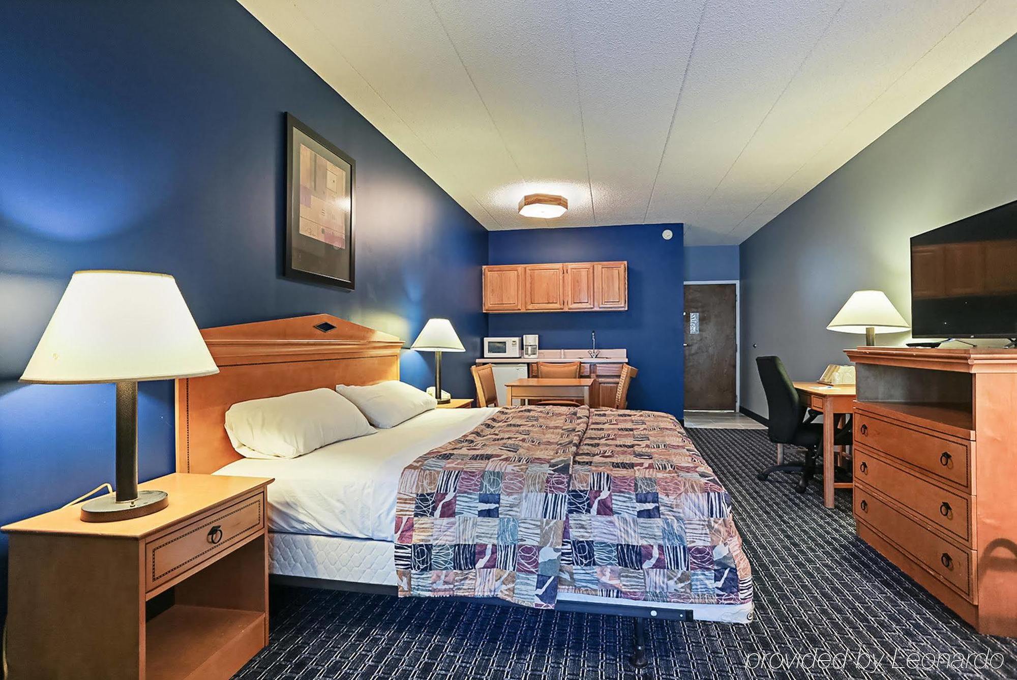 Hotel Days & By Wyndham Lancaster Amish Country 3*