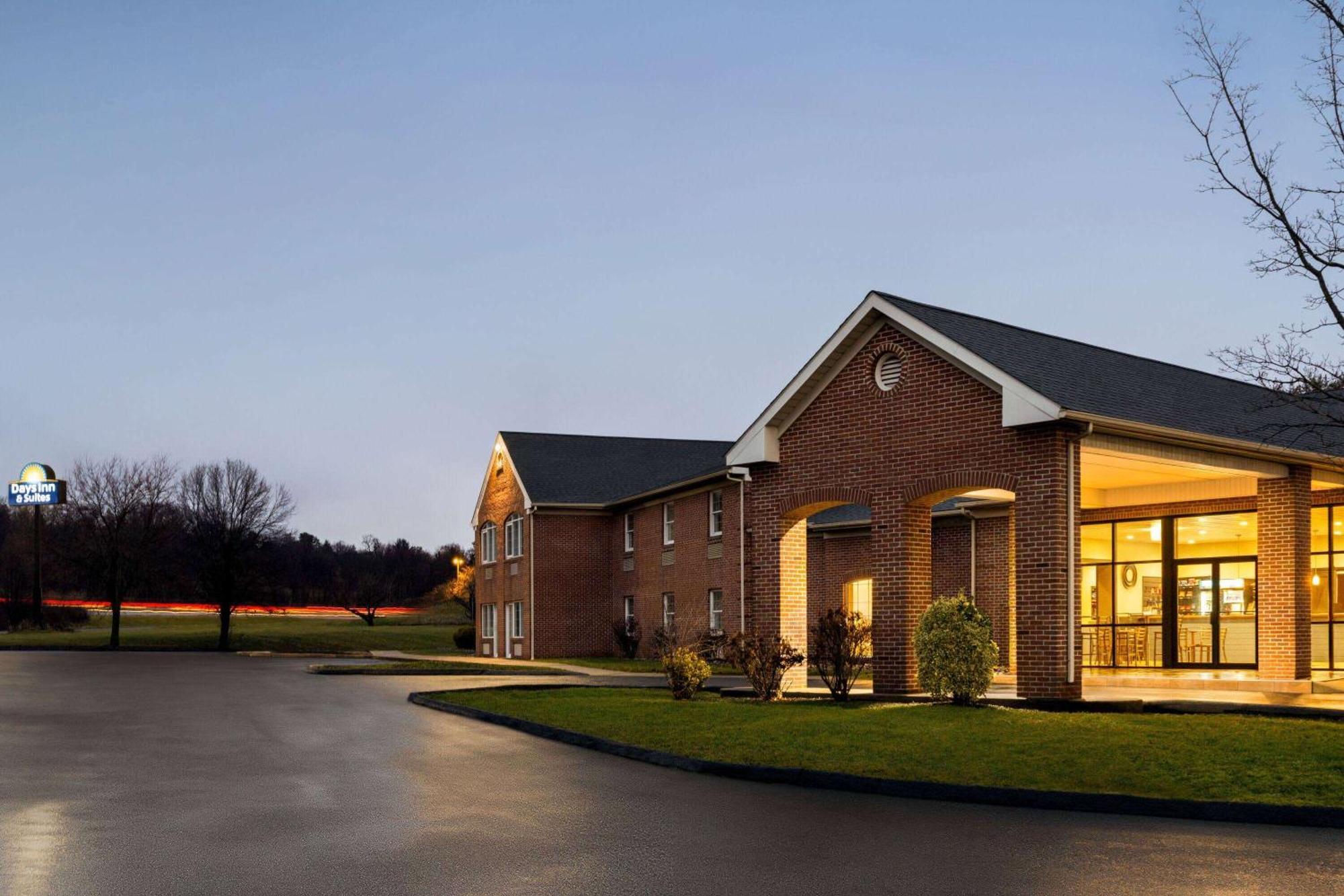 Days & By Wyndham Lancaster Amish Country 3*