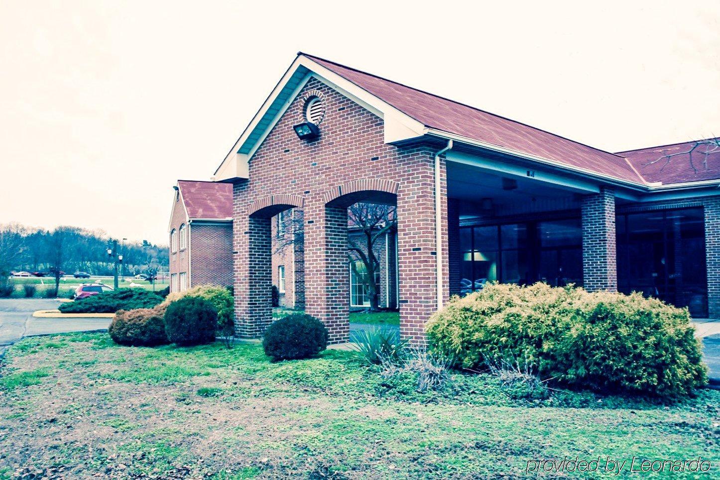 Days & By Wyndham Lancaster Amish Country 3*
