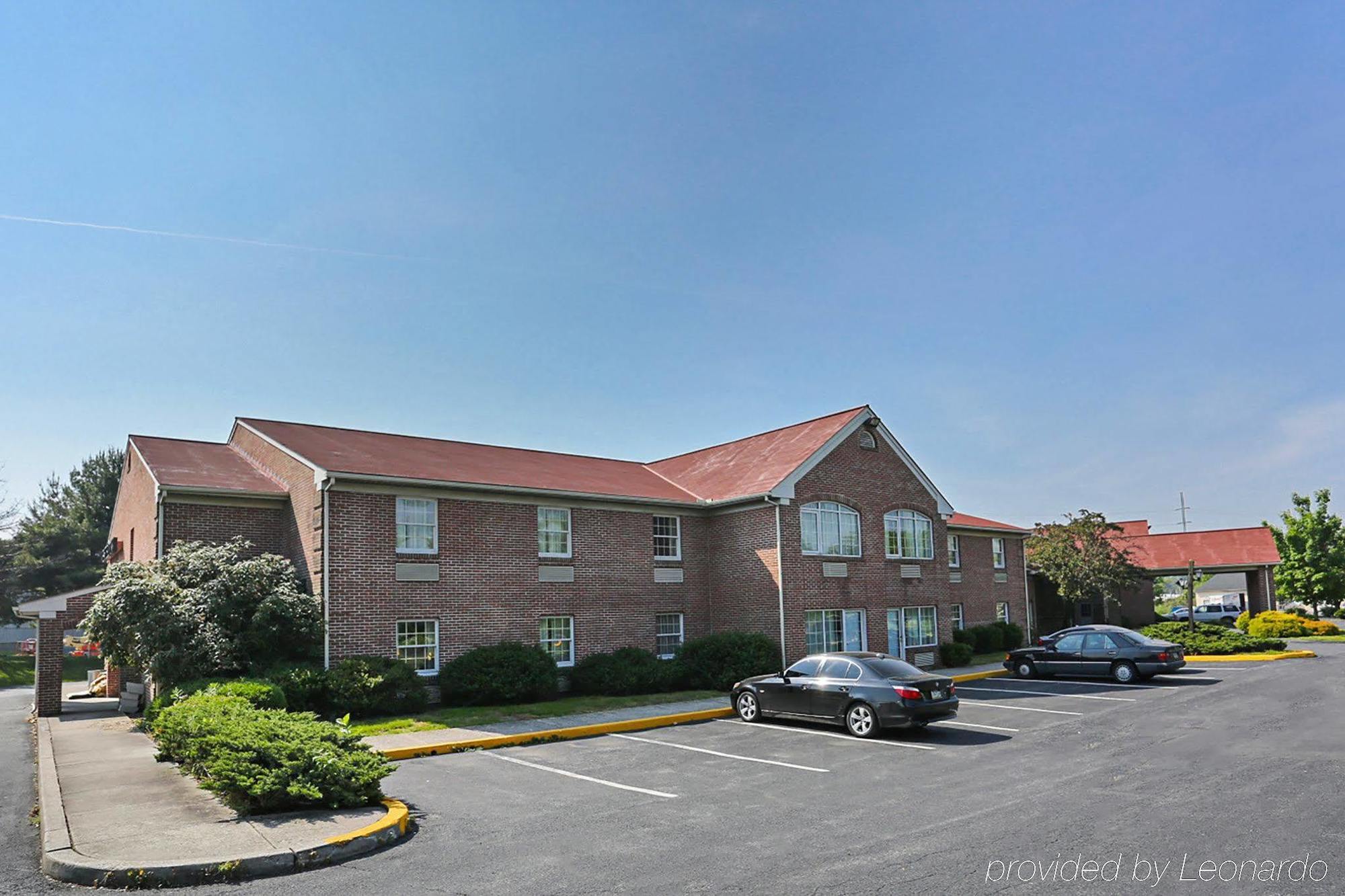 Days & By Wyndham Lancaster Amish Country Hotel
